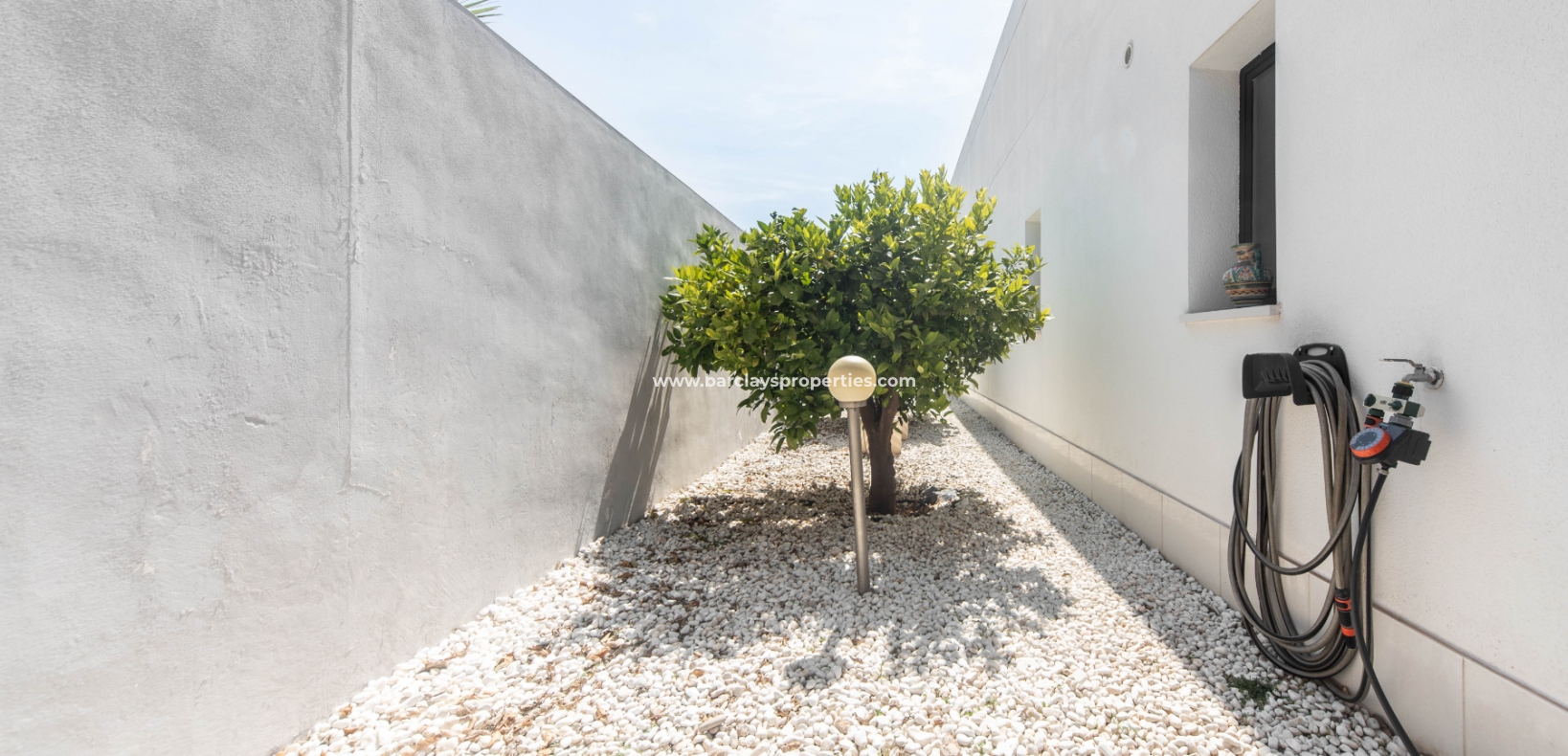 Resale - Freistendhe Villa - Urb. La Marina