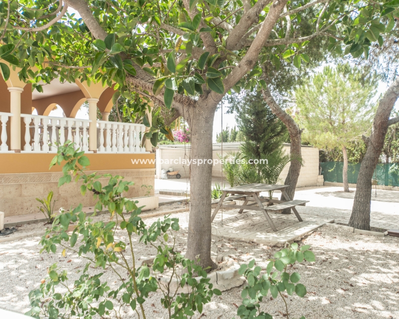 Resale - Freistendhe Villa - Urb. La Marina