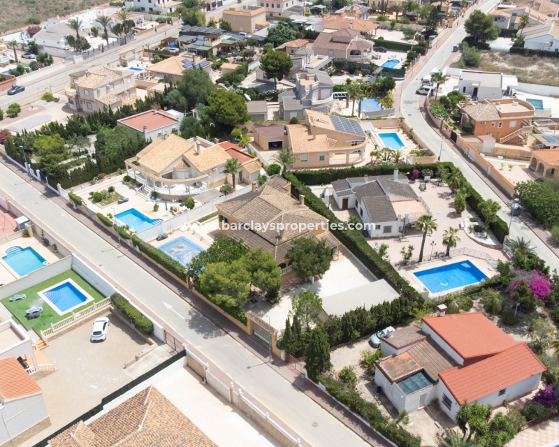 Resale - Freistendhe Villa - Urb. La Marina