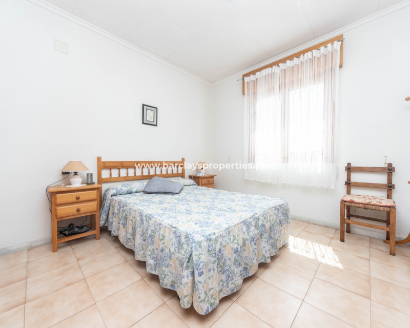 Resale - Freistendhe Villa - Urb. La Marina