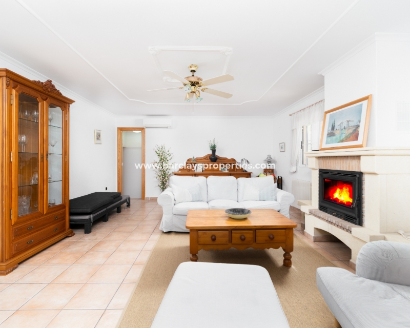 Resale - Freistendhe Villa - Urb. La Marina