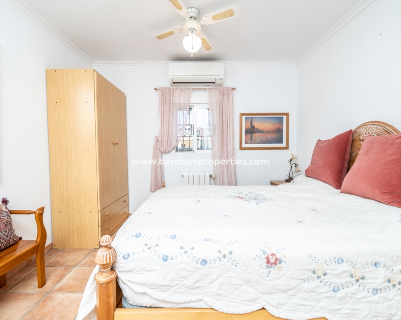 Resale - Freistendhe Villa - Urb. La Marina