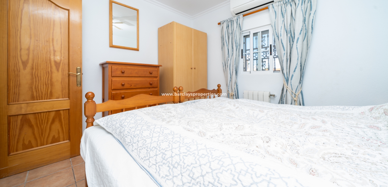 Resale - Freistendhe Villa - Urb. La Marina