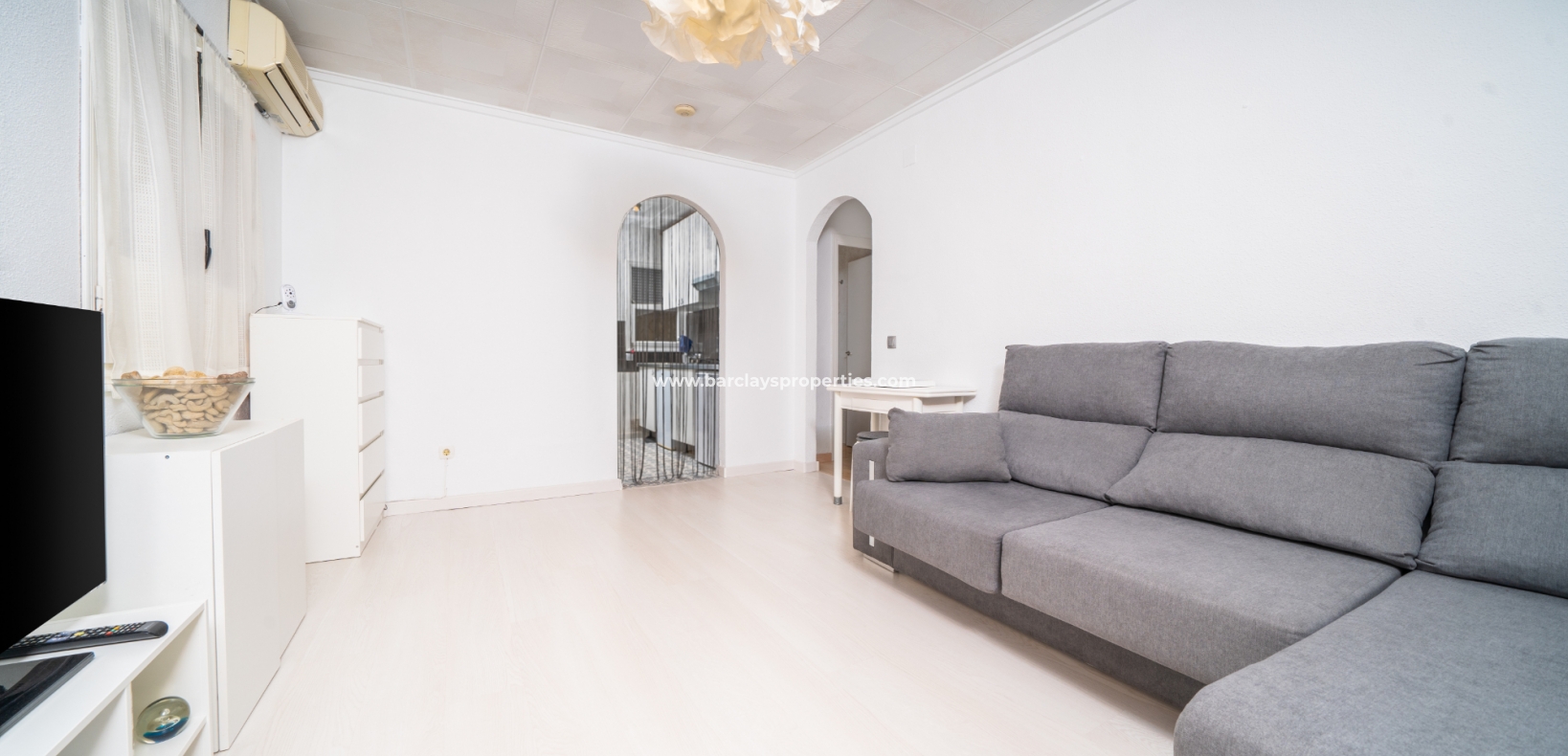 Resale - Freistendhe Villa - Urb. La Marina