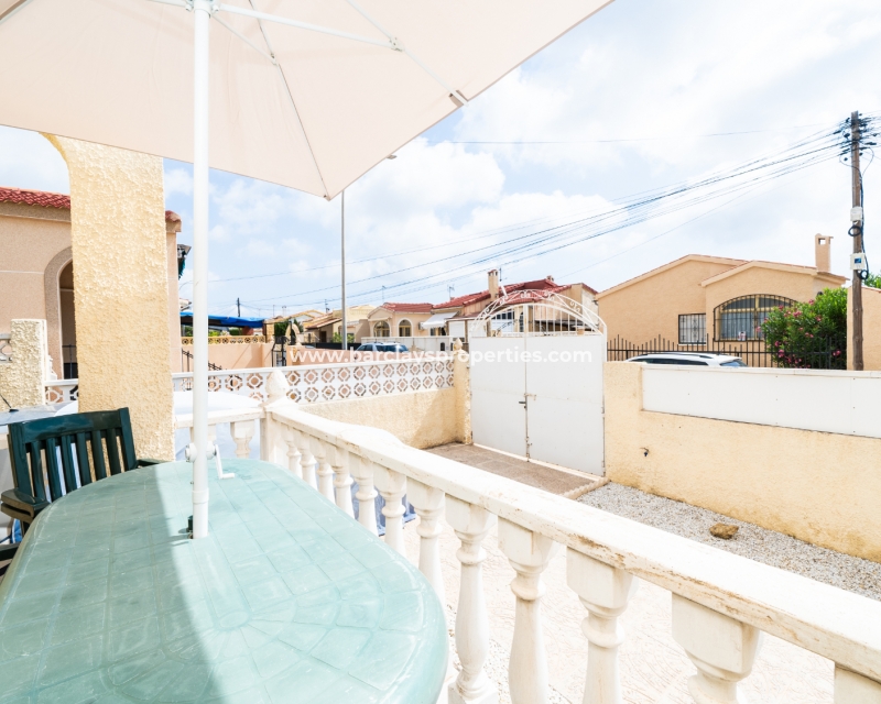 Resale - Freistendhe Villa - Urb. La Marina