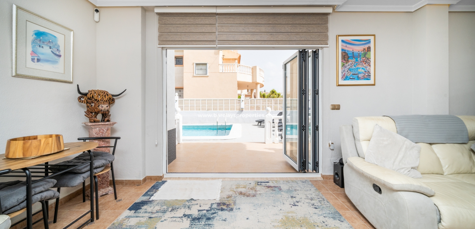 Resale - Freistendhe Villa - Urb. La Marina