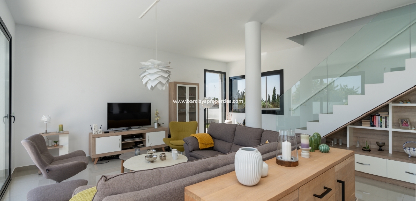 Resale - Freistendhe Villa - Urb. La Marina