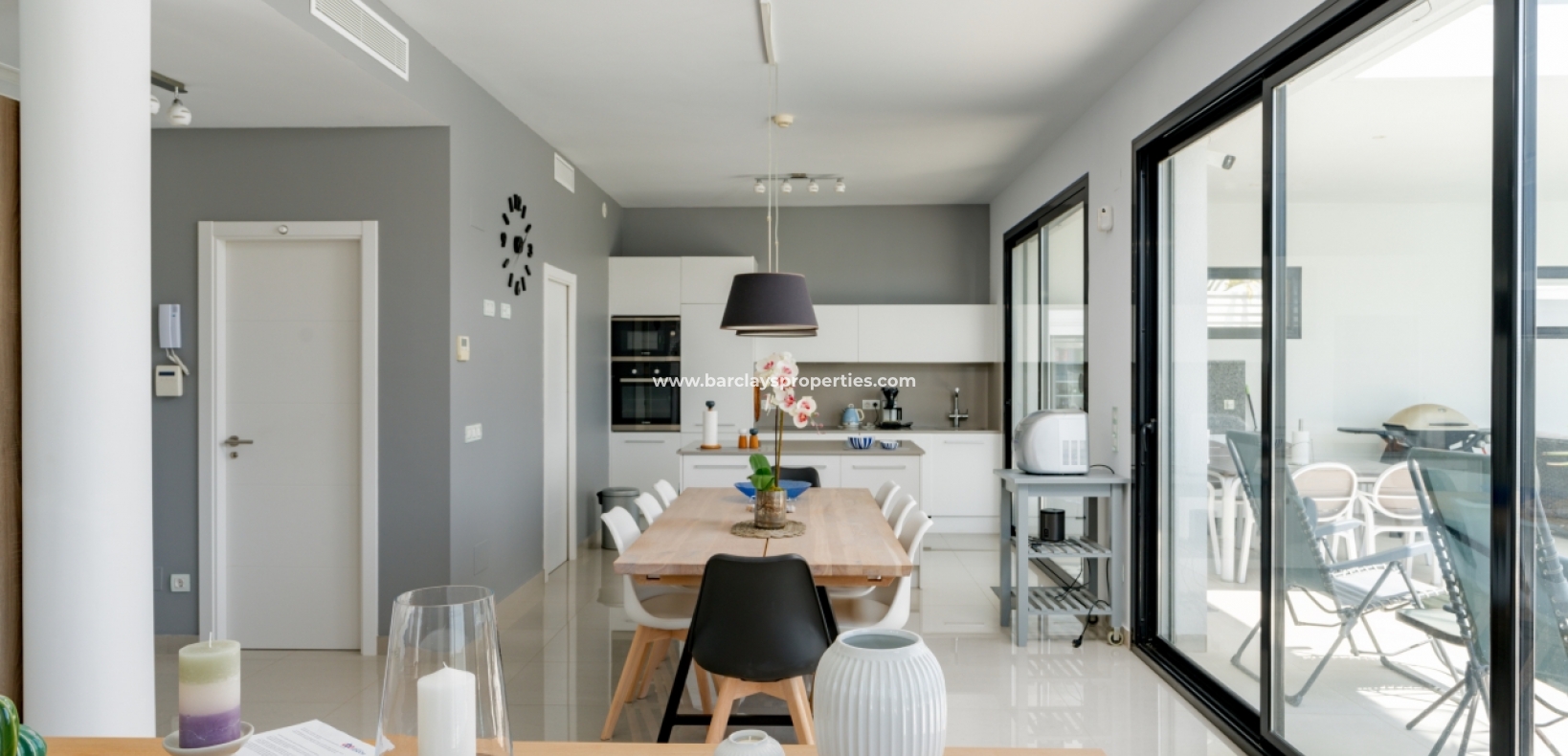 Resale - Freistendhe Villa - Urb. La Marina