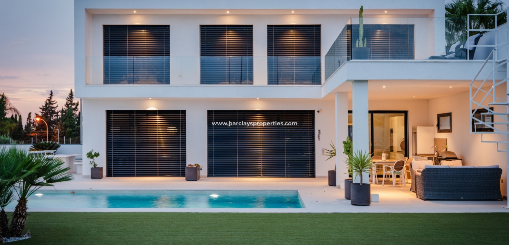 Resale - Freistendhe Villa - Urb. La Marina