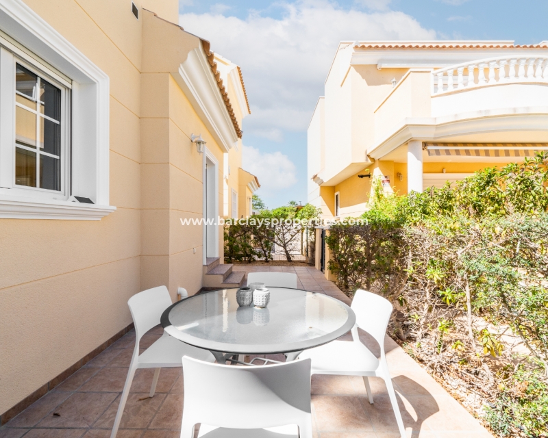 Resale - Freistendhe Villa - Urb. La Marina