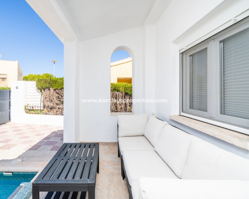 Resale - Freistendhe Villa - Urb. La Marina