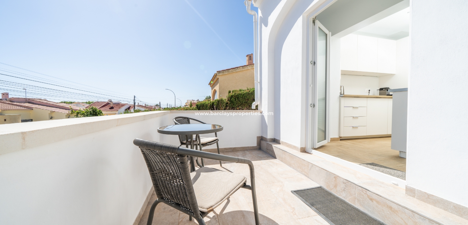 Resale - Freistendhe Villa - Urb. La Marina