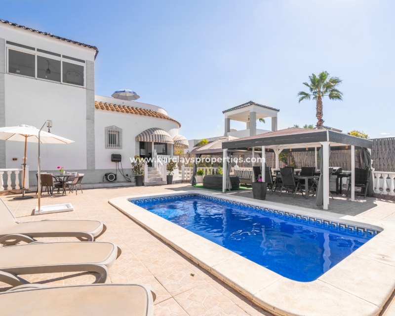 Resale - Freistendhe Villa - Urb. La Marina