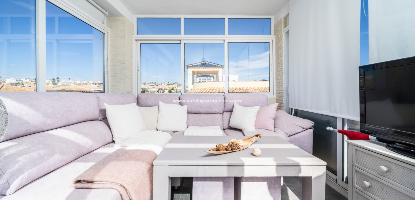 Resale - Freistendhe Villa - Urb. La Marina