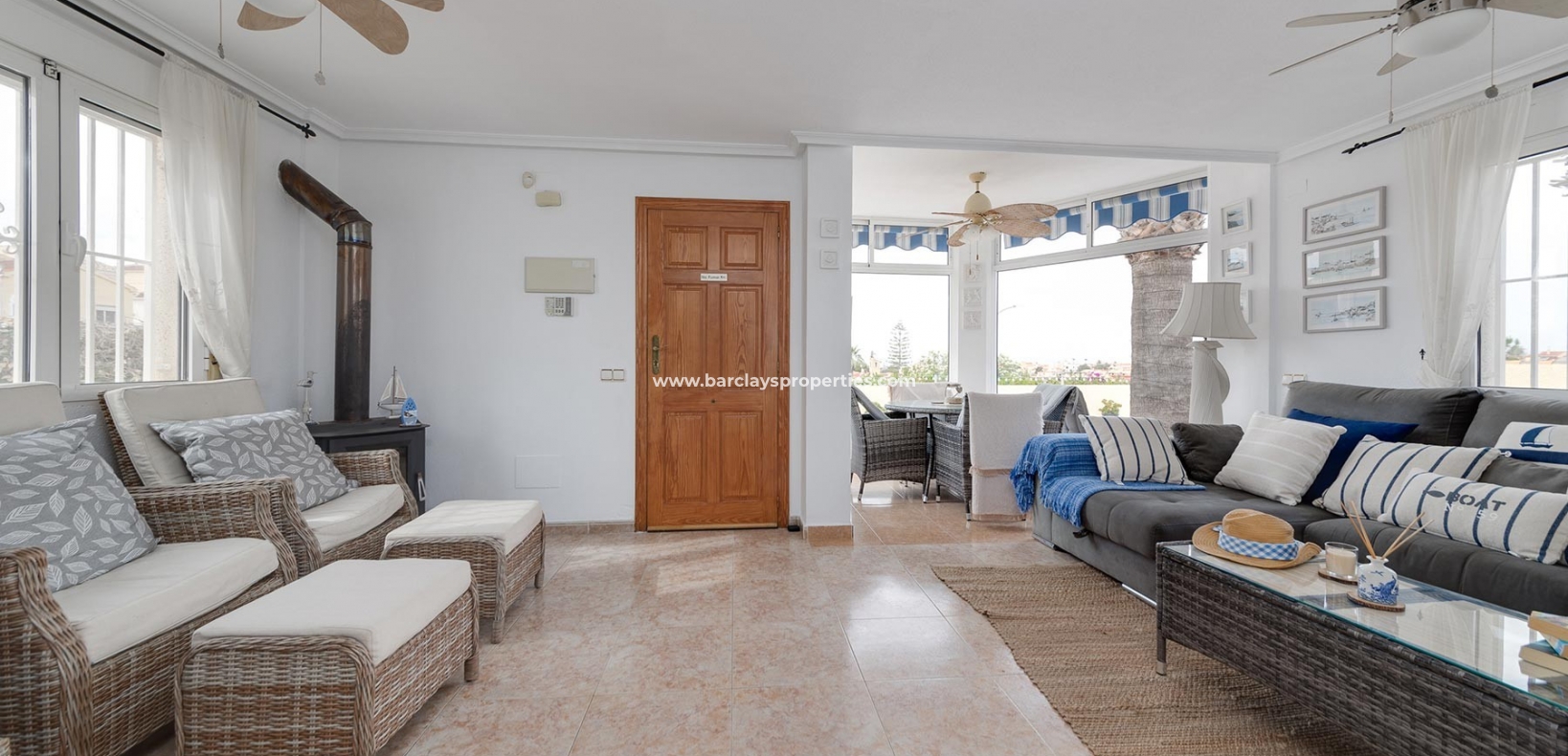 Resale - Freistendhe Villa - Urb. La Marina