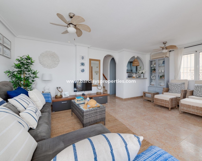 Resale - Freistendhe Villa - Urb. La Marina