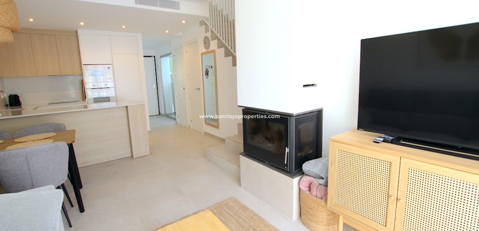 Resale - Freistendhe Villa - Urb. La Marina