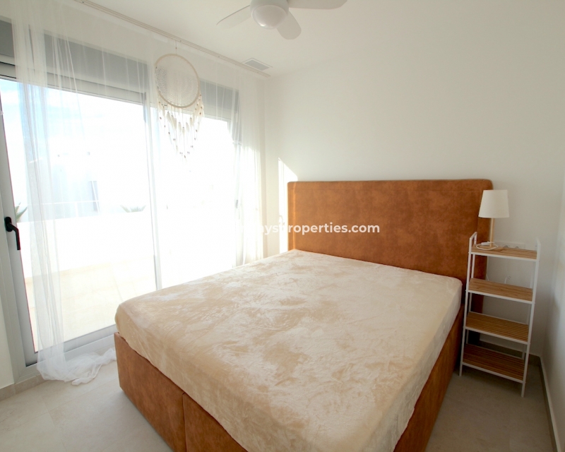 Resale - Freistendhe Villa - Urb. La Marina