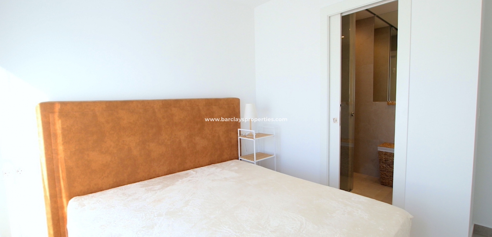 Resale - Freistendhe Villa - Urb. La Marina