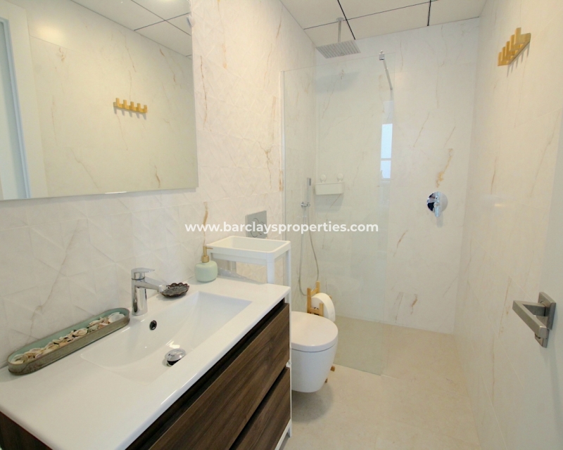 Resale - Freistendhe Villa - Urb. La Marina