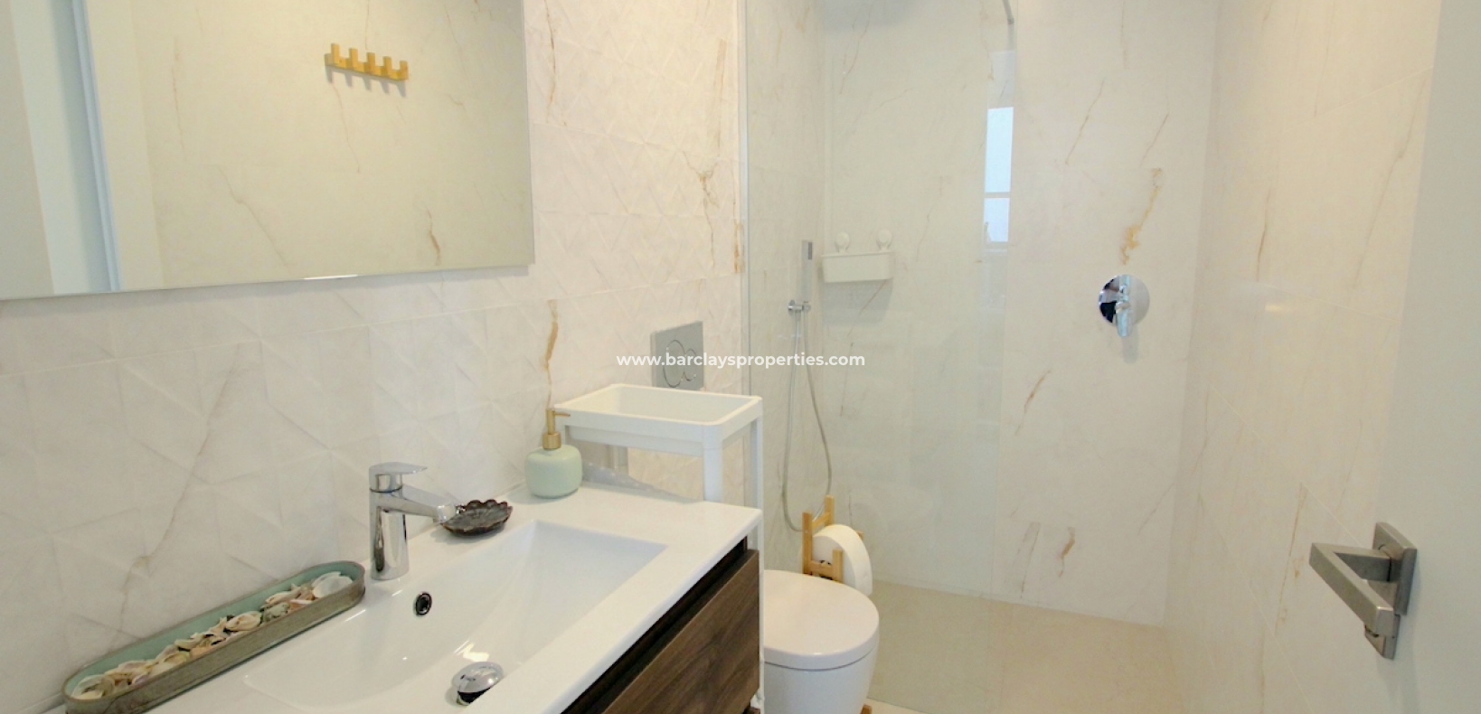 Resale - Freistendhe Villa - Urb. La Marina