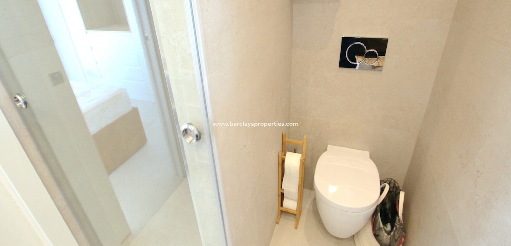 Resale - Freistendhe Villa - Urb. La Marina