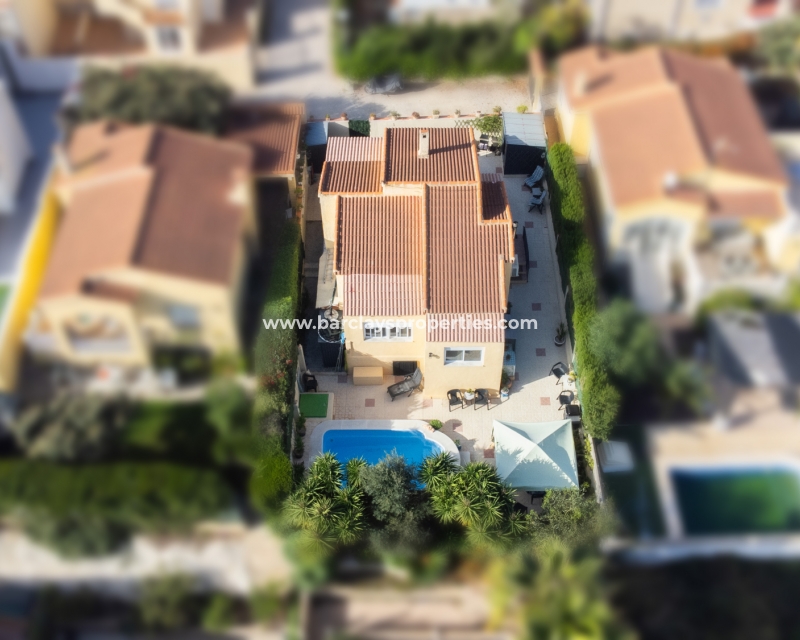 Resale - Freistendhe Villa - Urb. La Marina