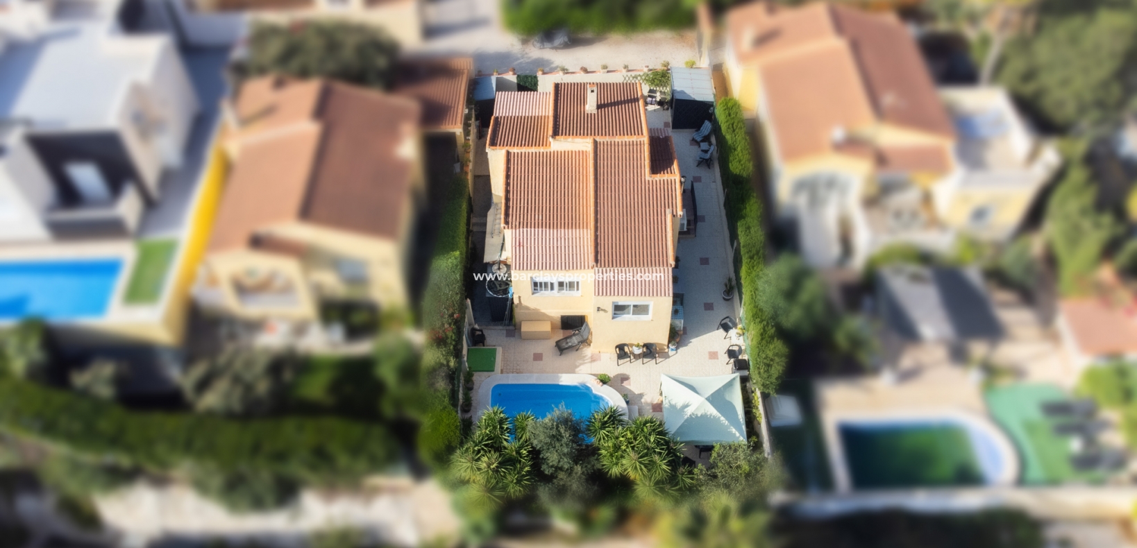 Resale - Freistendhe Villa - Urb. La Marina