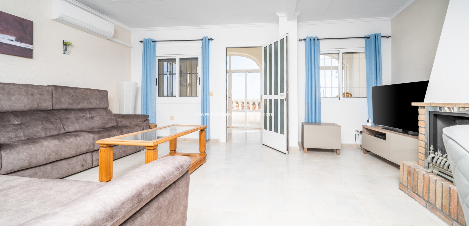 Resale - Freistendhe Villa - Urb. La Marina