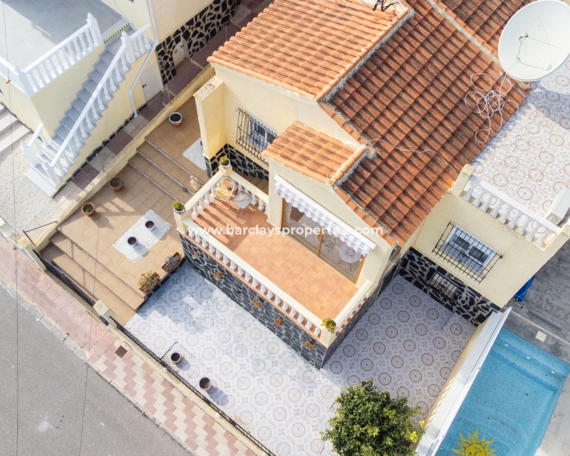 Resale - Freistendhe Villa - Urb. La Marina