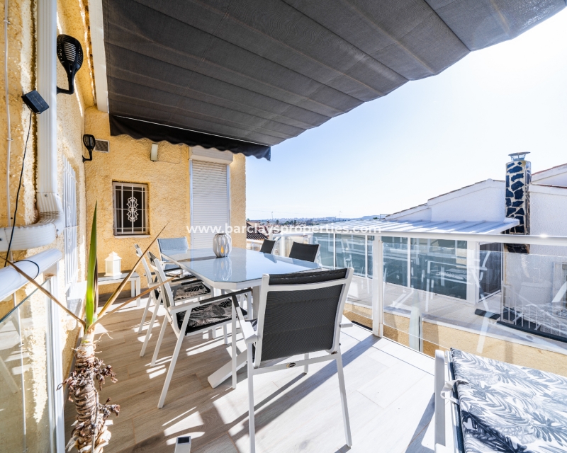 Resale - Freistendhe Villa - Urb. La Marina