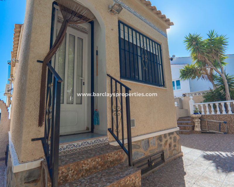 Resale - Freistendhe Villa - Urb. La Marina