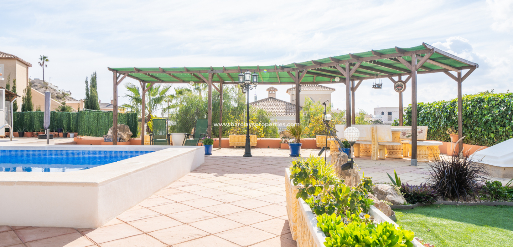 Resale - Freistendhe Villa - Urb. La Marina