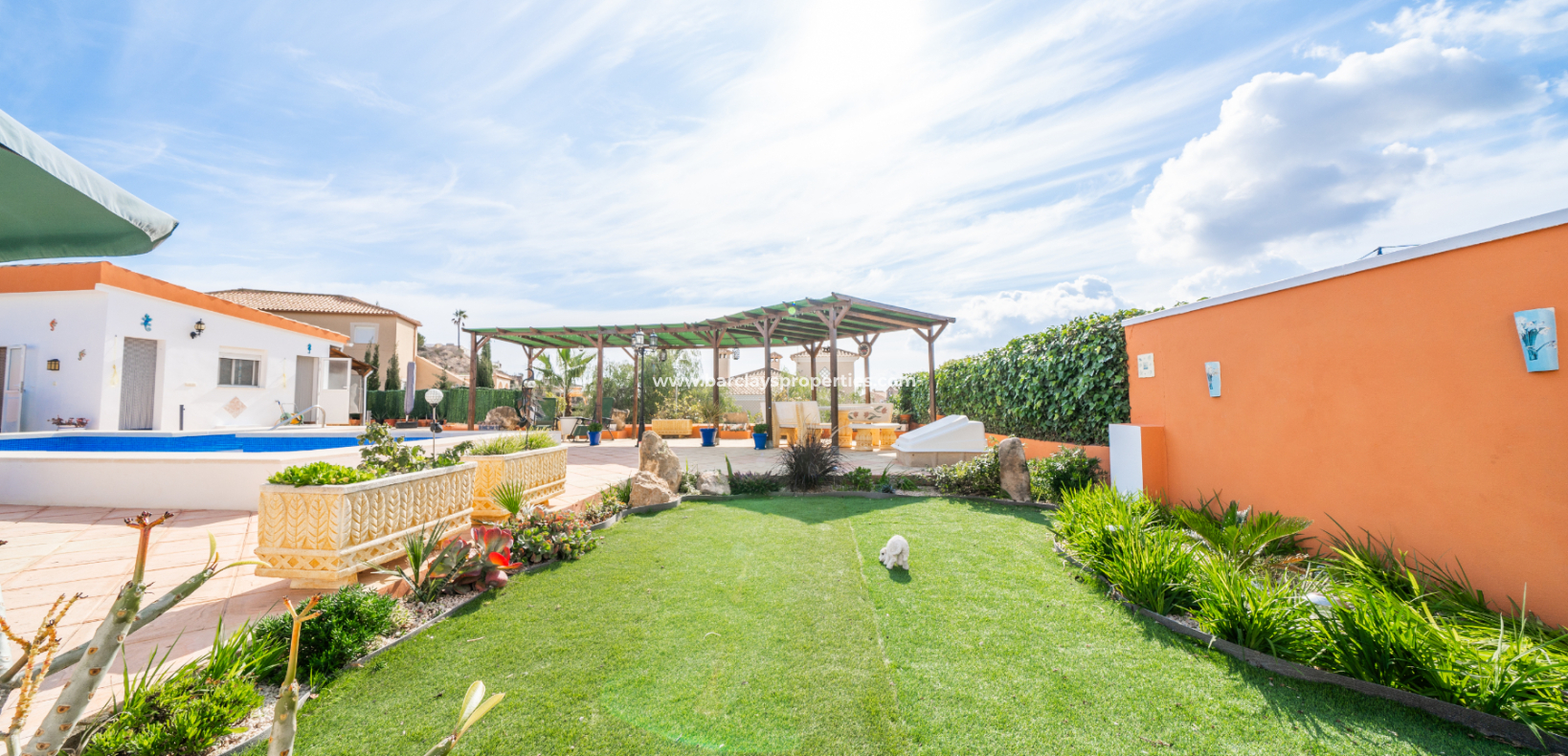 Resale - Freistendhe Villa - Urb. La Marina