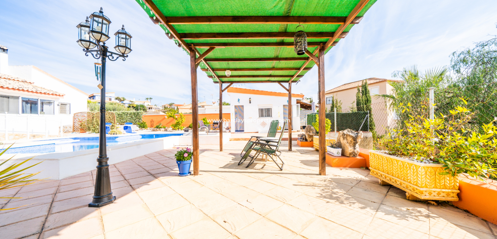 Resale - Freistendhe Villa - Urb. La Marina