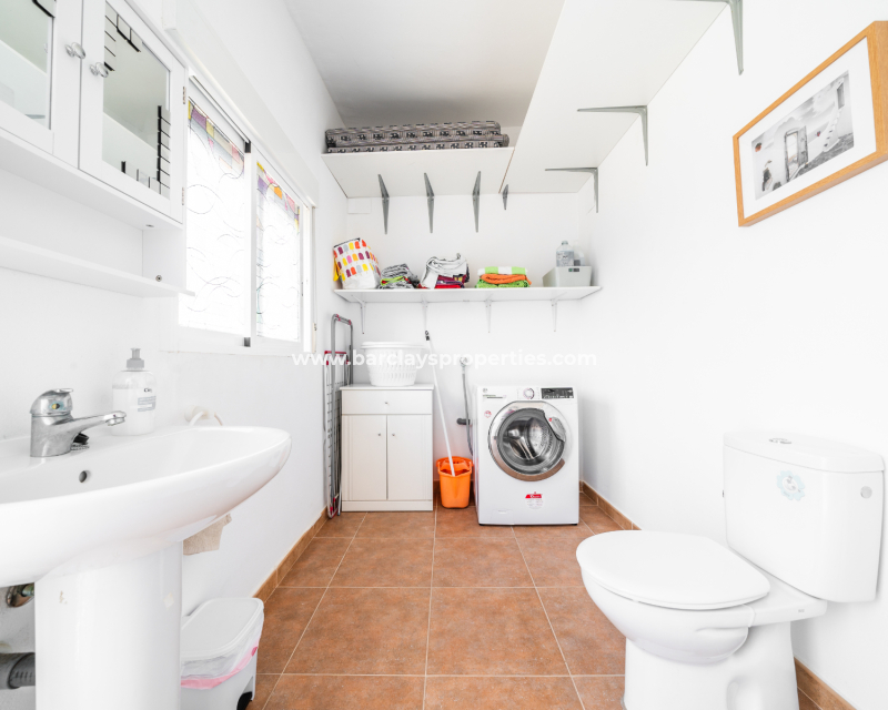 Resale - Freistendhe Villa - Urb. La Marina