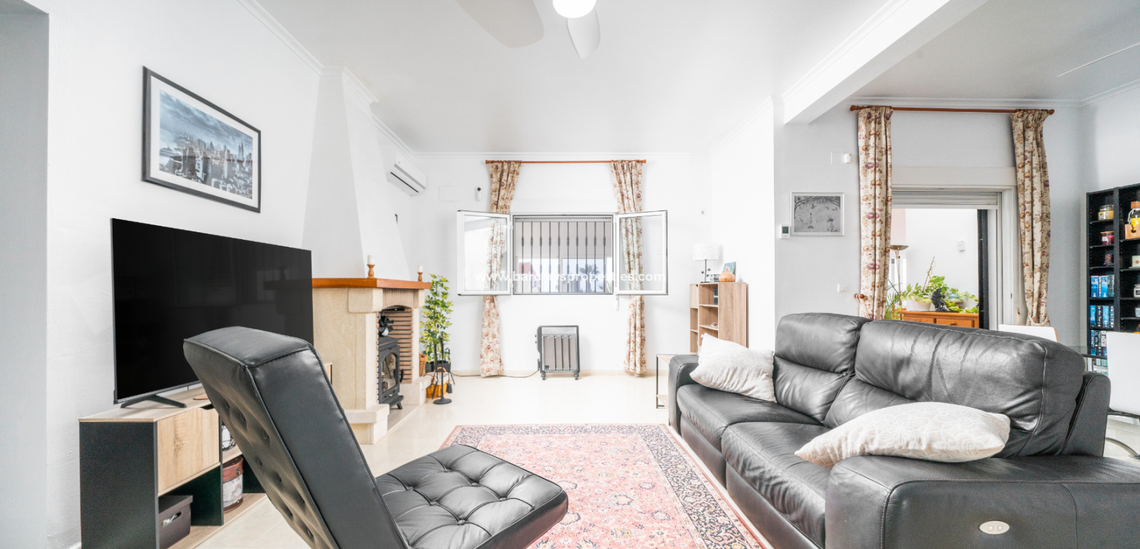 Resale - Freistendhe Villa - Urb. La Marina