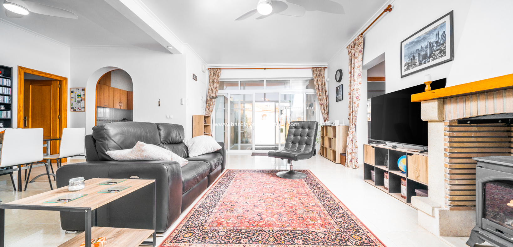 Resale - Freistendhe Villa - Urb. La Marina