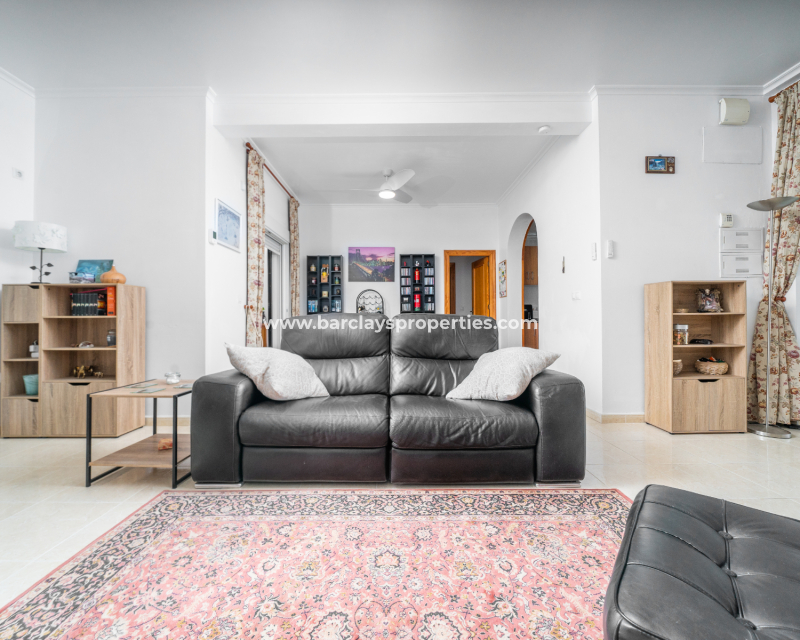 Resale - Freistendhe Villa - Urb. La Marina