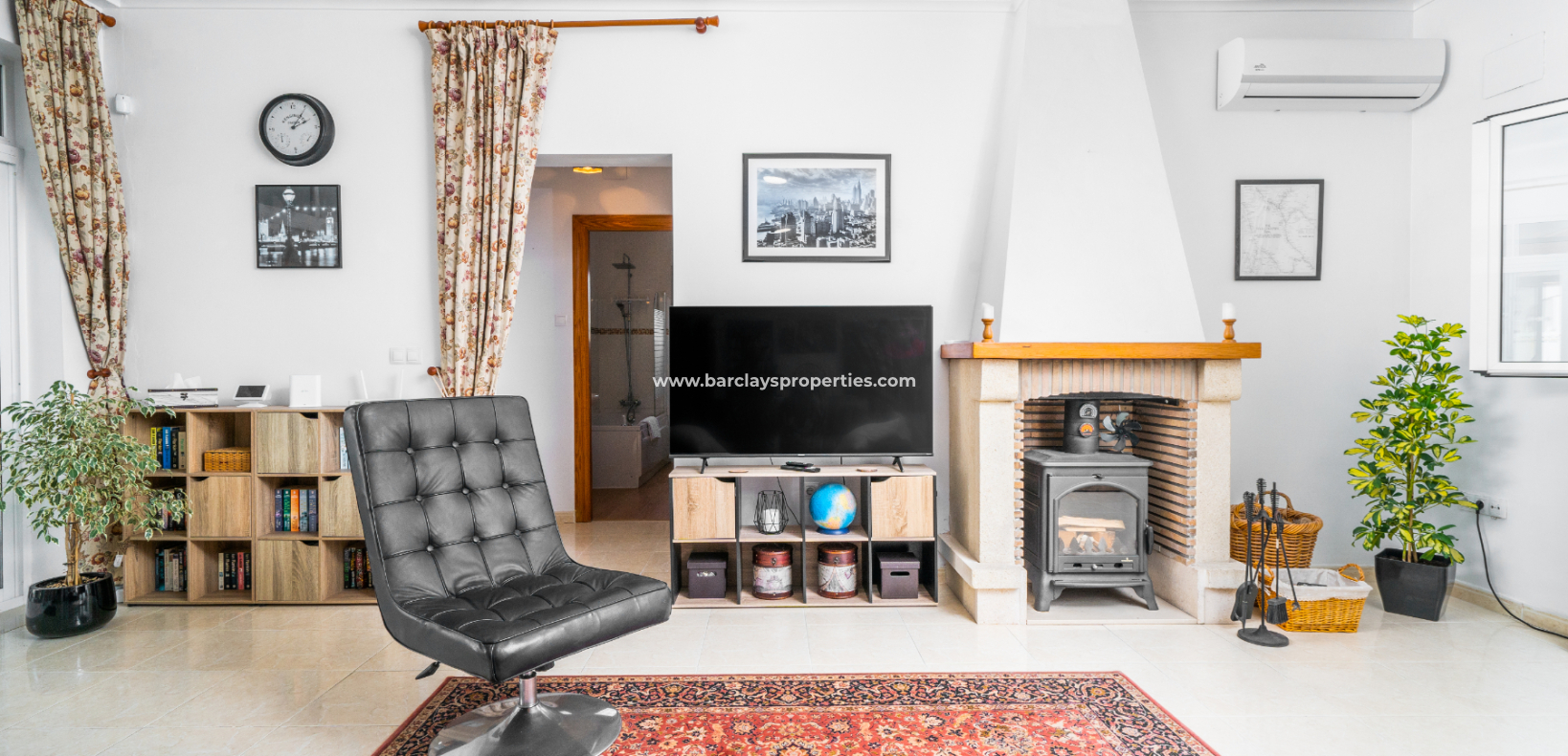 Resale - Freistendhe Villa - Urb. La Marina