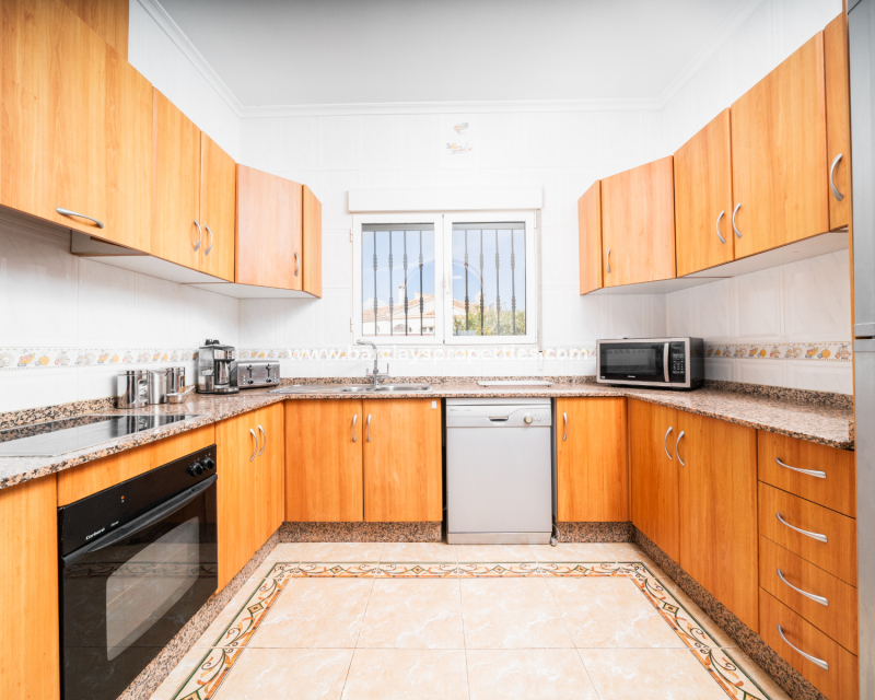 Resale - Freistendhe Villa - Urb. La Marina