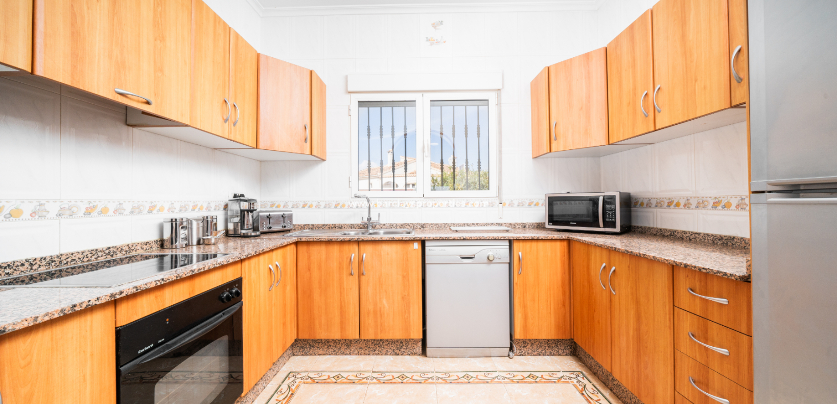 Resale - Freistendhe Villa - Urb. La Marina