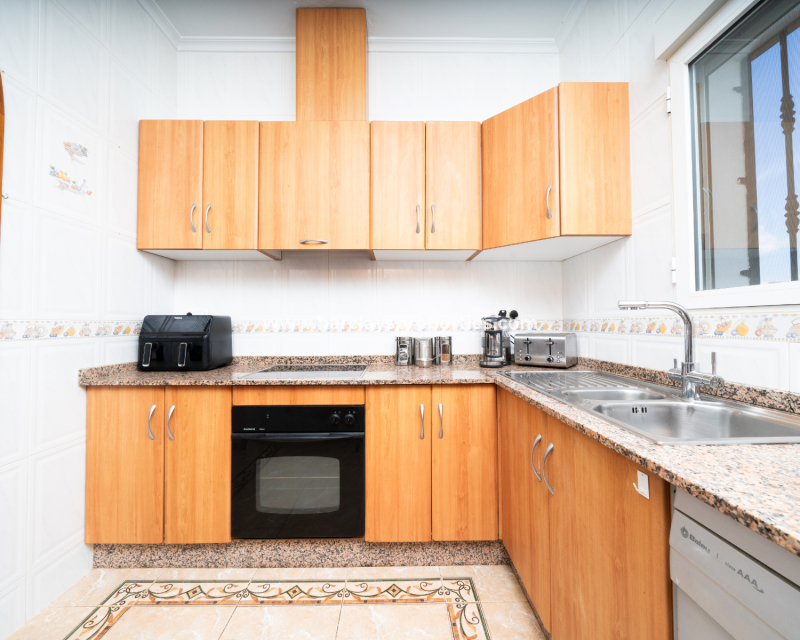 Resale - Freistendhe Villa - Urb. La Marina