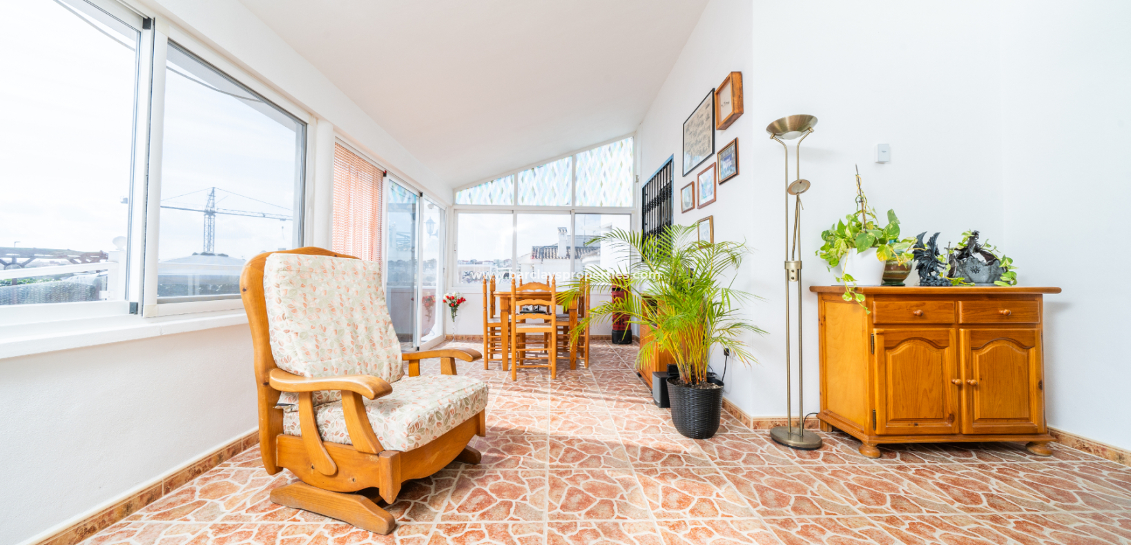 Resale - Freistendhe Villa - Urb. La Marina