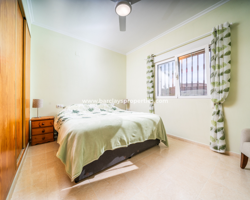 Resale - Freistendhe Villa - Urb. La Marina