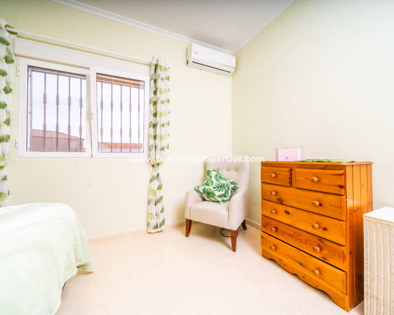 Resale - Freistendhe Villa - Urb. La Marina