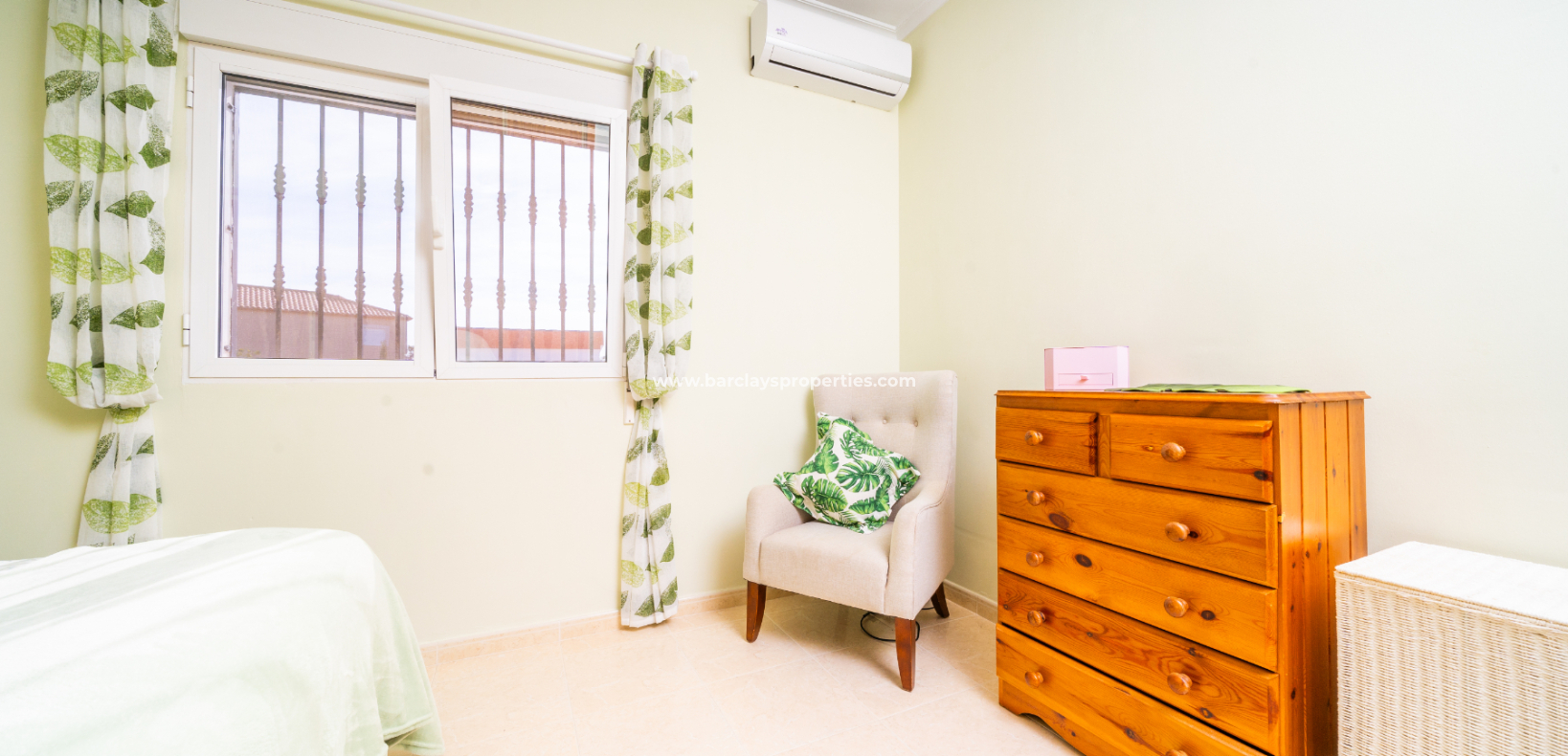 Resale - Freistendhe Villa - Urb. La Marina