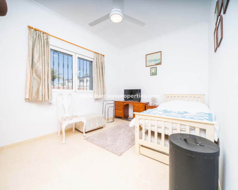 Resale - Freistendhe Villa - Urb. La Marina