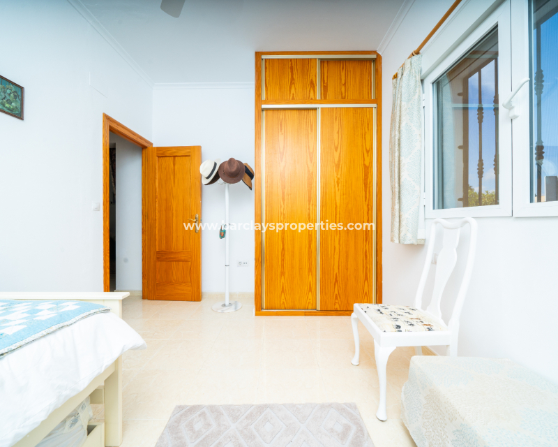 Resale - Freistendhe Villa - Urb. La Marina