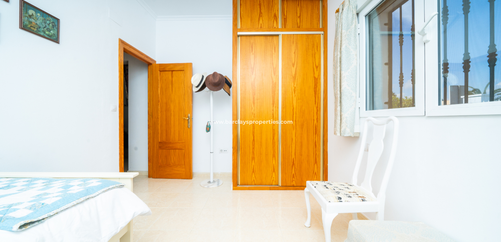 Resale - Freistendhe Villa - Urb. La Marina